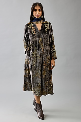 Grey Silk Velvet Handblock Printed & Sequins Work Midi Dress With Stole by Kora