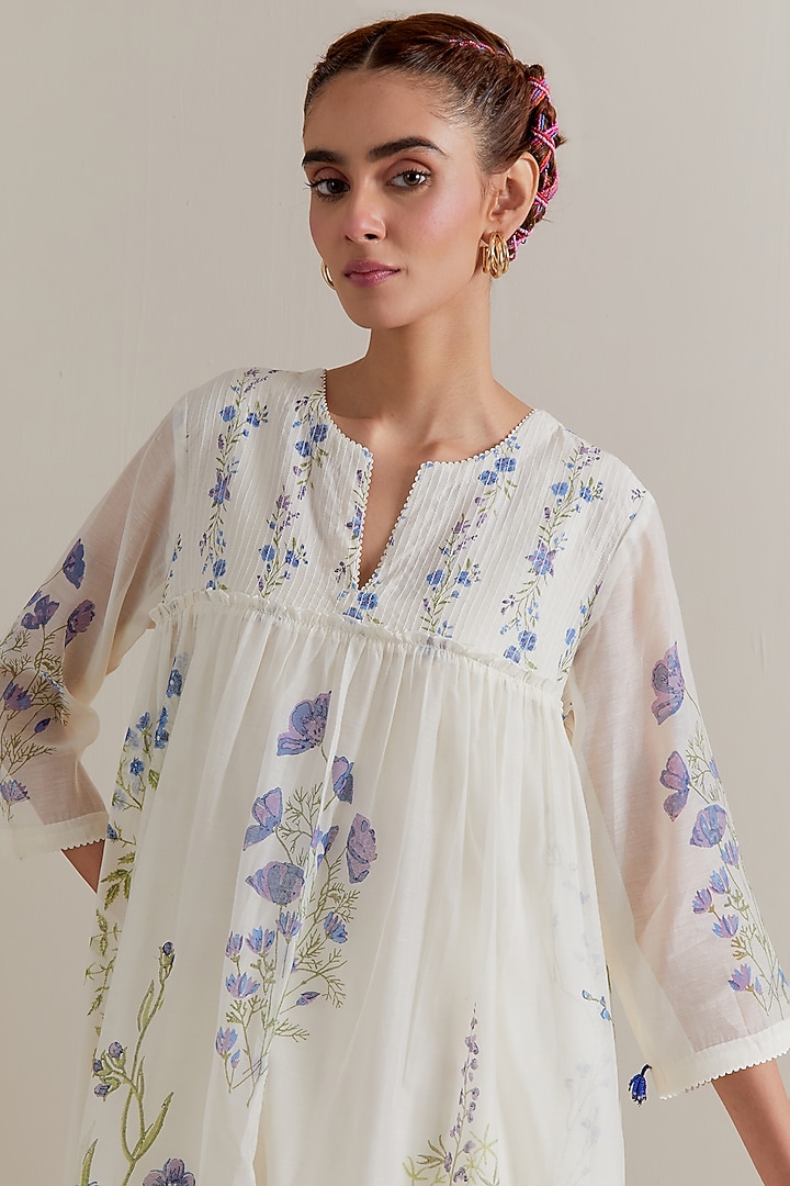 Off-White Cotton Chanderi Floral Hand Block Printed Kurta Set by Kora at Pernia's Pop Up Shop