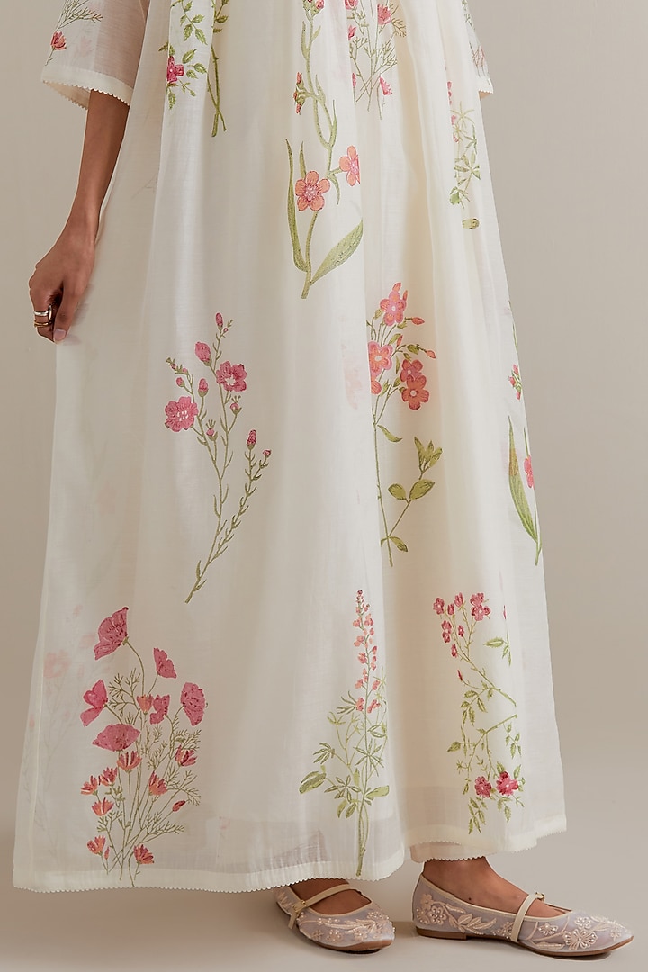Off-White Cotton Chanderi Floral Hand Block Printed Kurta Set by Kora at Pernia's Pop Up Shop