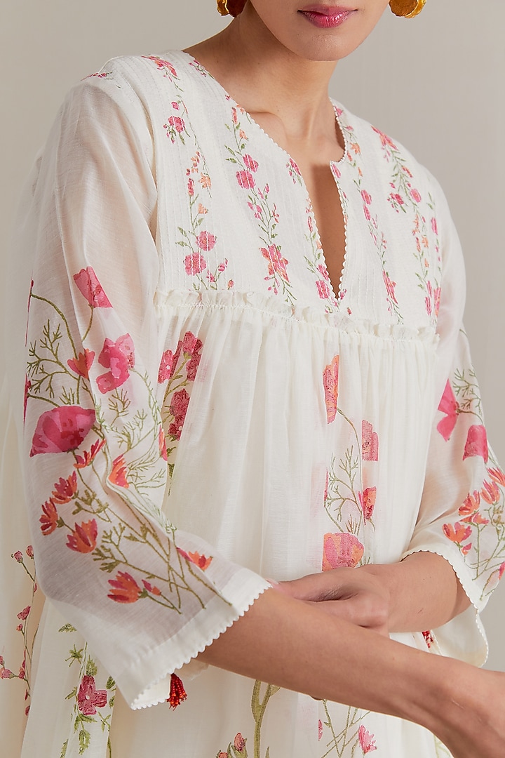 Off-White Cotton Chanderi Floral Hand Block Printed Kurta Set by Kora at Pernia's Pop Up Shop