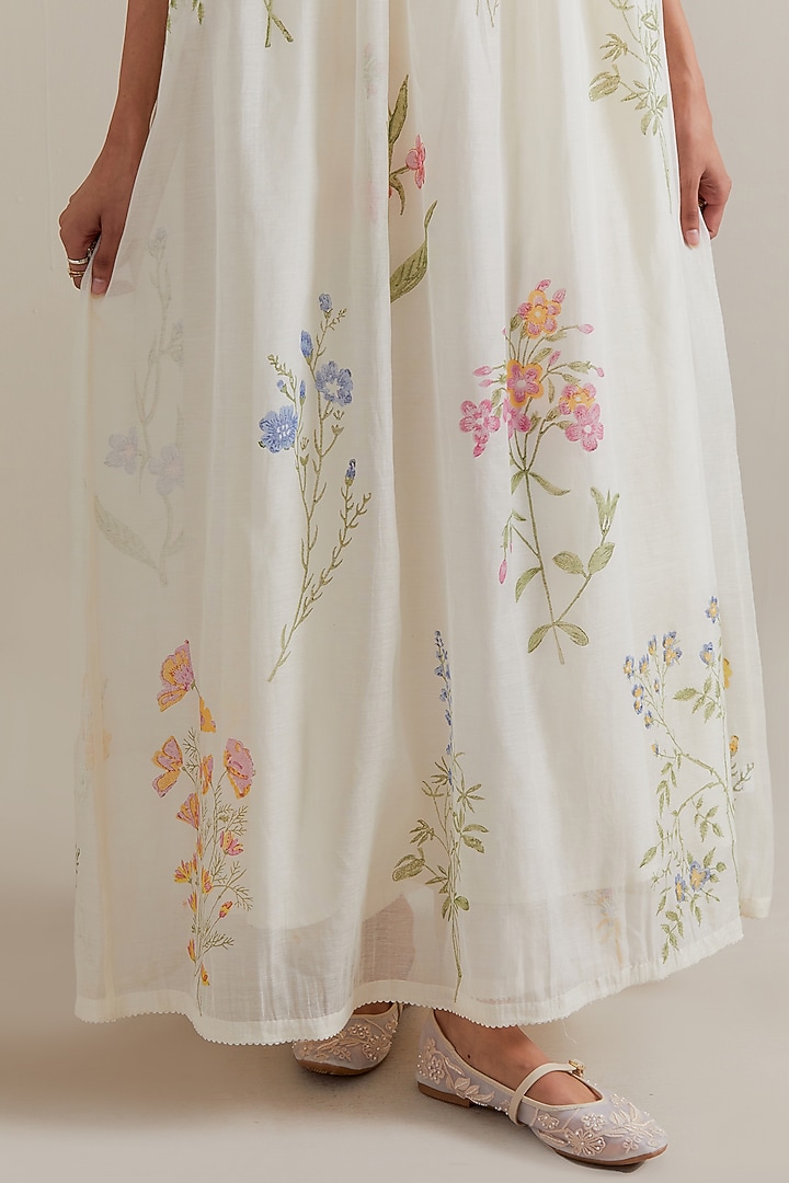 Off-White Cotton Chanderi Floral Hand Block Printed Kurta Set by Kora at Pernia's Pop Up Shop