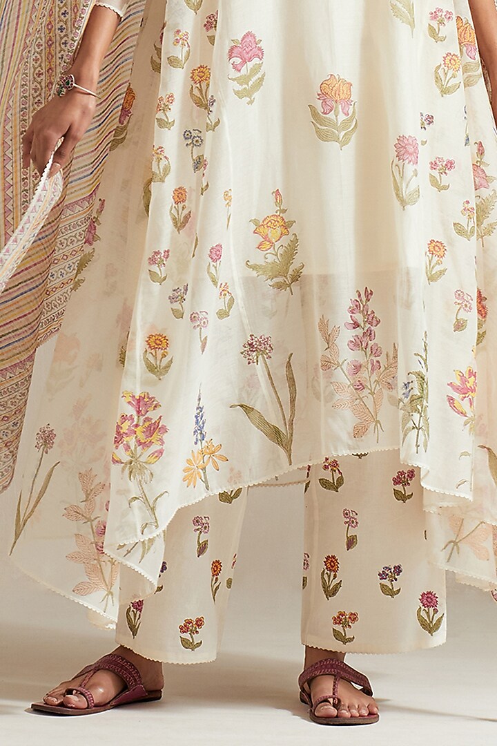 Off-White Cotton Chanderi Floral Hand Block Printed Asymmetric Kurta Set by Kora at Pernia's Pop Up Shop