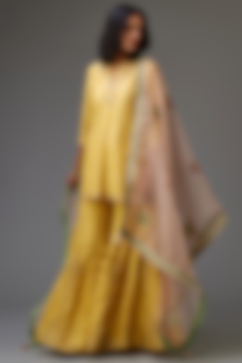 Yellow Hand Crushed Silk Embroidered Kurta Set by Kora at Pernia's Pop Up Shop
