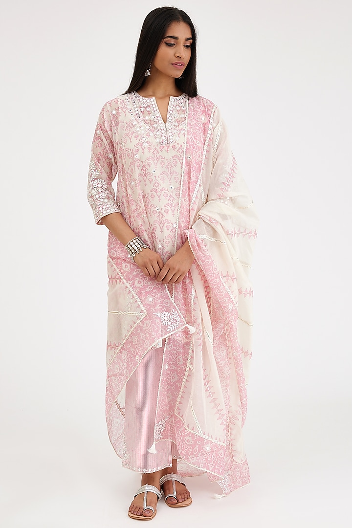 Pink & Off-White Cotton Chanderi Embroidered & Printed Kurta Set by Kora at Pernia's Pop Up Shop