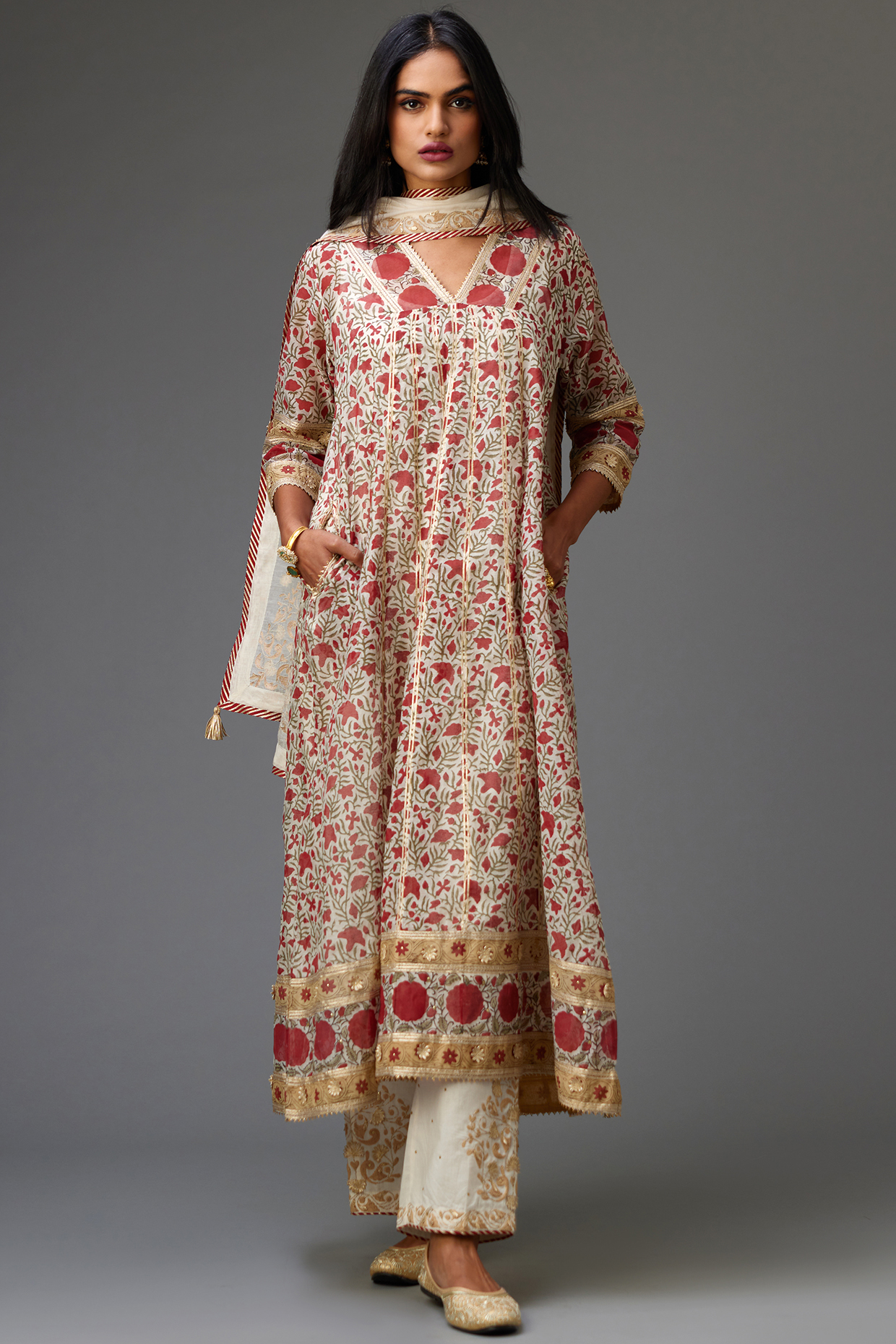 Off-White & Red Silk Chanderi Printed Kurta Set by Kora at Pernia's Pop Up Shop