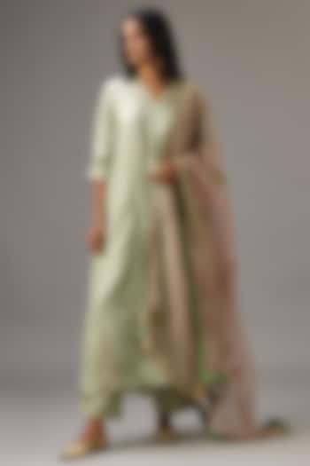 Green Hand Crushed Silk Embroidered Kurta Set by Kora at Pernia's Pop Up Shop