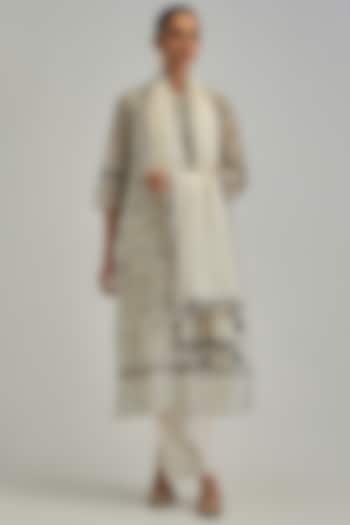 Off-White Silk Chanderi Block Printed & Thread Embroidered Kurta Set by Kora at Pernia's Pop Up Shop