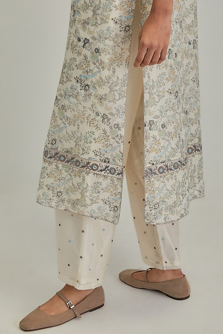 Off-White Silk Chanderi Block Printed & Thread Embroidered Kurta Set by Kora at Pernia's Pop Up Shop