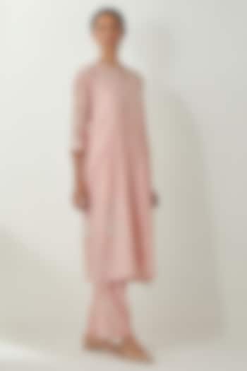 Pink Silk Chanderi Thread Embroidered Kurta Set by Kora at Pernia's Pop Up Shop