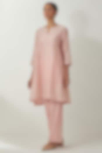 Pink Silk Chanderi Thread Embroidered Kurta Set by Kora at Pernia's Pop Up Shop