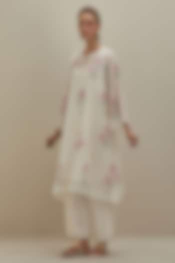 Off-White & Pink Cotton Chanderi Hand Block Printed Kurta Set by Kora at Pernia's Pop Up Shop