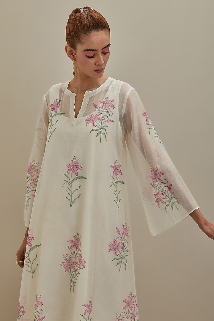 Off-White & Pink Cotton Chanderi Hand Block Printed Kurta Set by Kora at Pernia's Pop Up Shop