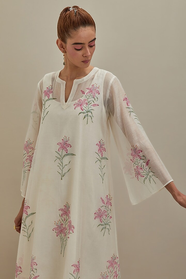 Off-White & Pink Cotton Chanderi Hand Block Printed Kurta Set by Kora at Pernia's Pop Up Shop