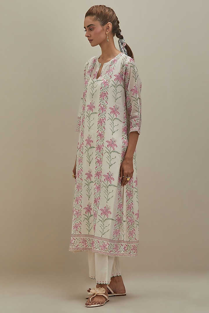 Off-White Cotton Chanderi Floral Hand Block Printed Kurta Set by Kora at Pernia's Pop Up Shop