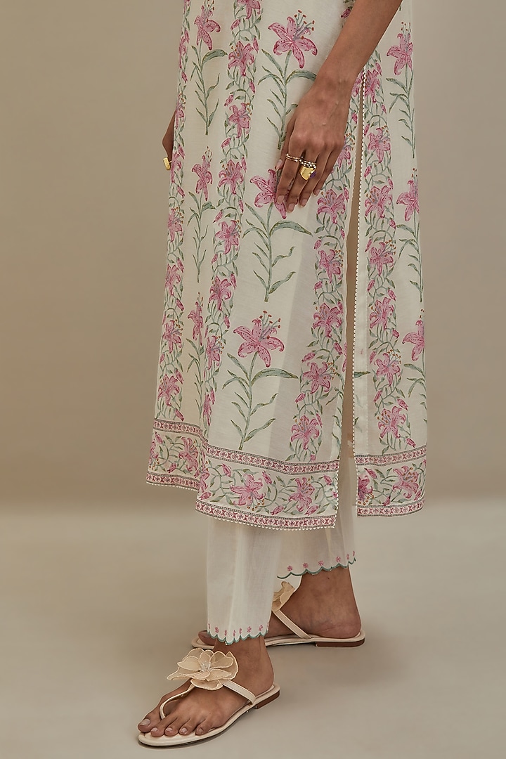 Off-White Cotton Chanderi Floral Hand Block Printed Kurta Set by Kora at Pernia's Pop Up Shop