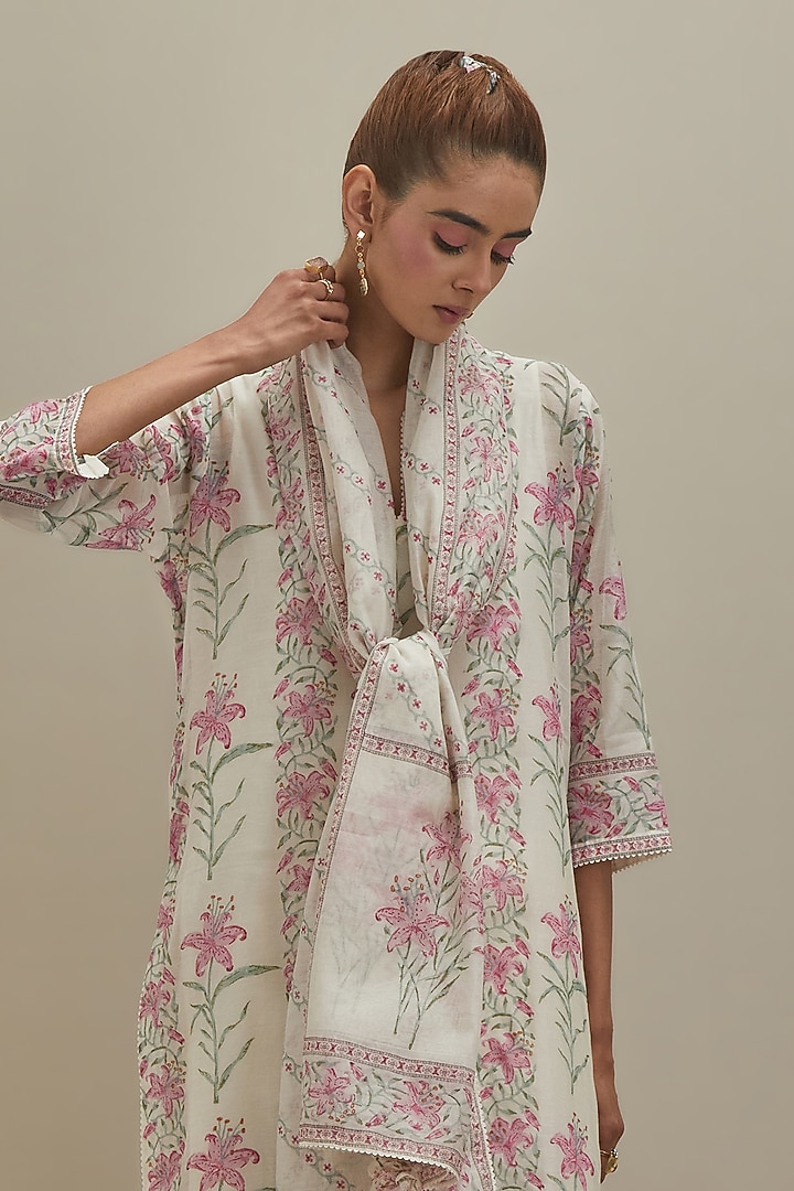 Off-White Cotton Chanderi Floral Hand Block Printed Kurta Set by Kora at Pernia's Pop Up Shop