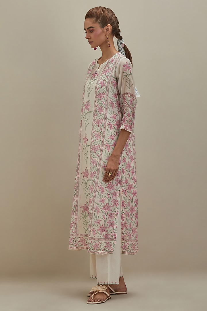 Off-White Cotton Chanderi Floral Hand Block Printed Kurta Set by Kora at Pernia's Pop Up Shop