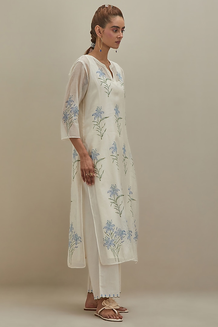 Off-White Cotton Chanderi Floral Hand Block Printed Kurta Set by Kora at Pernia's Pop Up Shop