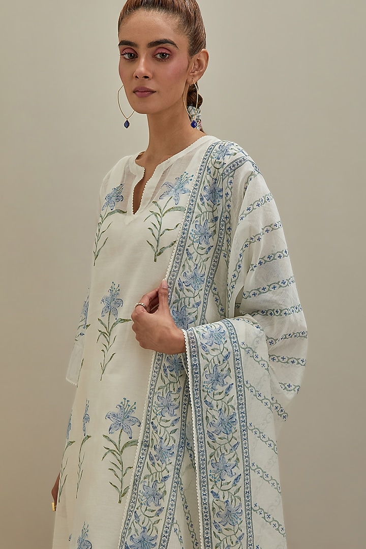 Off-White Cotton Chanderi Floral Hand Block Printed Kurta Set by Kora at Pernia's Pop Up Shop