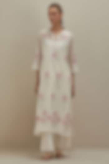 Off-White Cotton Chanderi Floral Hand Block Printed Kurta Set by Kora at Pernia's Pop Up Shop
