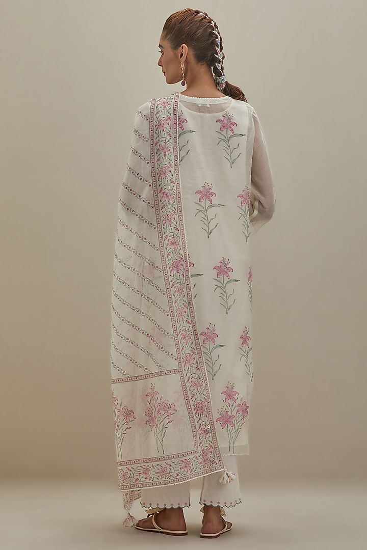 Off-White Cotton Chanderi Floral Hand Block Printed Kurta Set by Kora at Pernia's Pop Up Shop