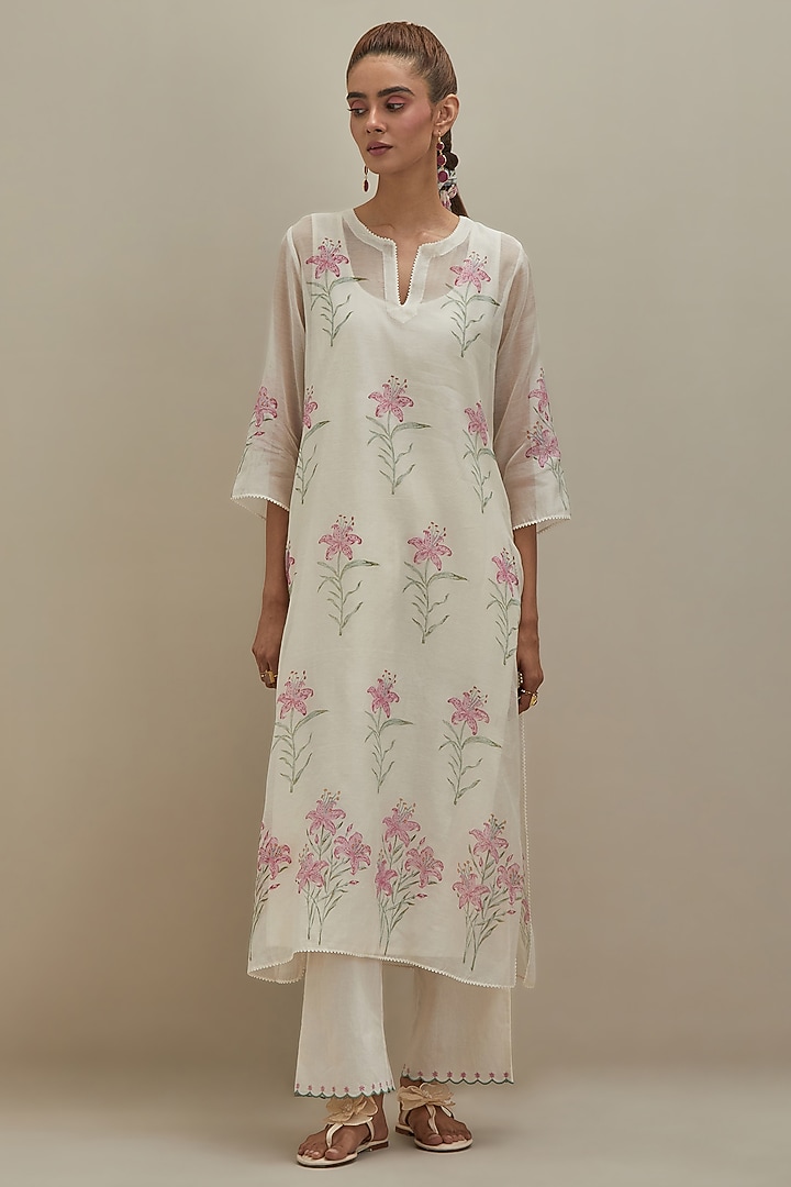 Off-White Cotton Chanderi Floral Hand Block Printed Kurta Set by Kora at Pernia's Pop Up Shop