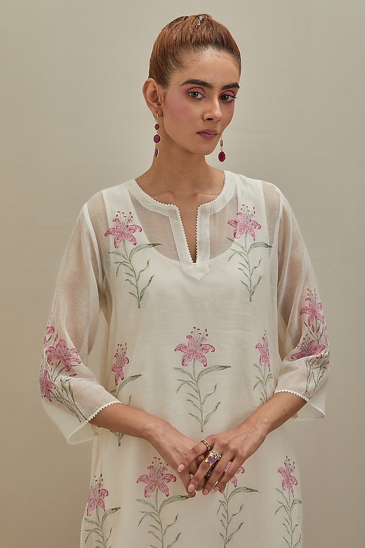 Off-White Cotton Chanderi Floral Hand Block Printed Kurta Set by Kora at Pernia's Pop Up Shop