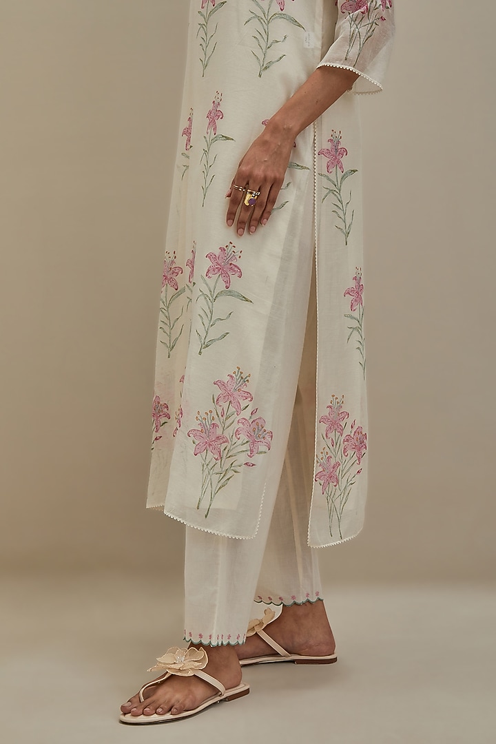 Off-White Cotton Chanderi Floral Hand Block Printed Kurta Set by Kora at Pernia's Pop Up Shop