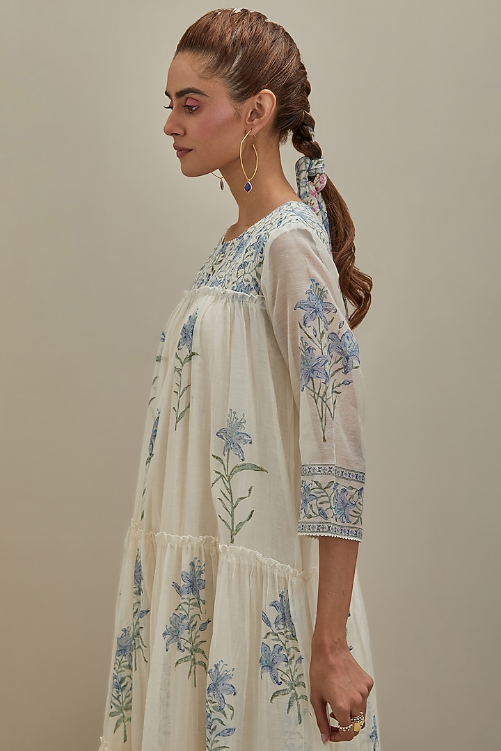 Off-White Cotton Chanderi Floral Hand Block Printed Kurta Set by Kora at Pernia's Pop Up Shop