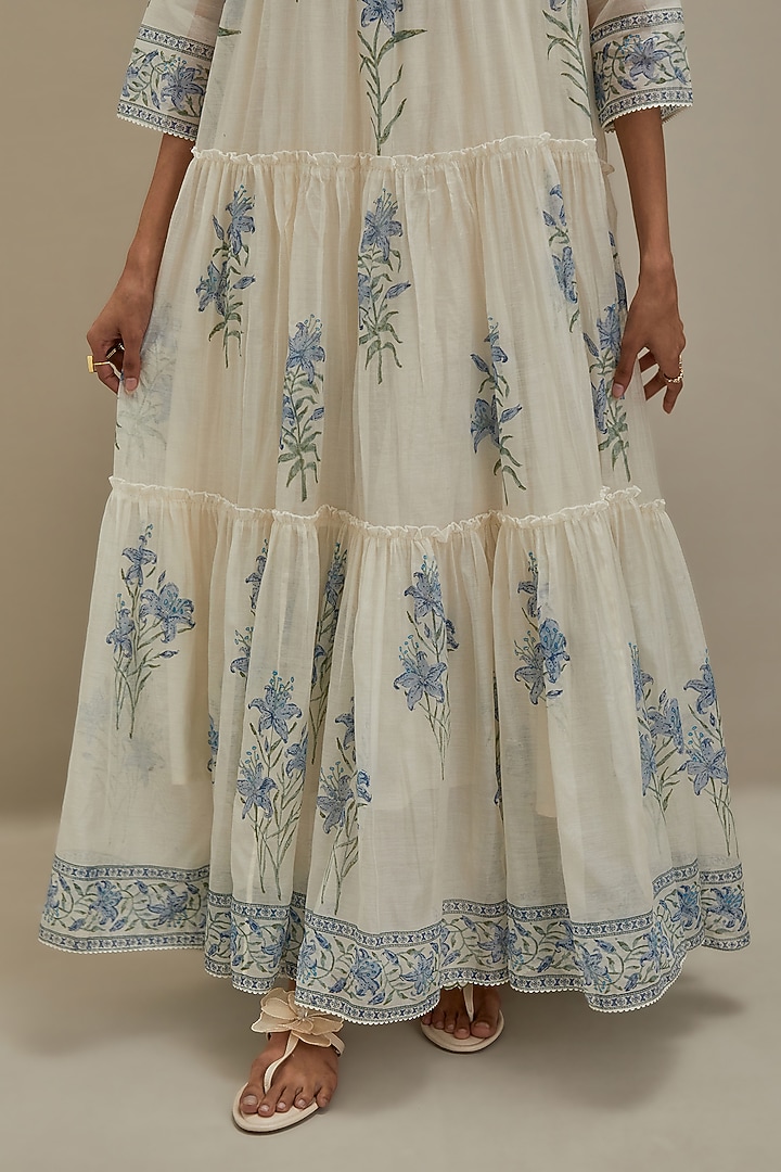 Off-White Cotton Chanderi Floral Hand Block Printed Kurta Set by Kora at Pernia's Pop Up Shop