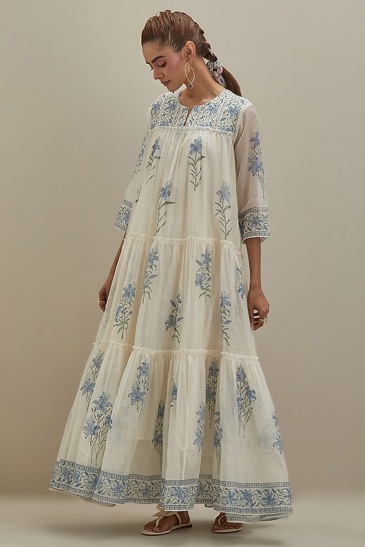 Off-White Cotton Chanderi Floral Hand Block Printed Kurta Set by Kora at Pernia's Pop Up Shop