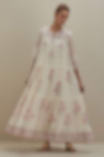 Off-White Cotton Chanderi Floral Hand Block Printed Kurta Set by Kora at Pernia's Pop Up Shop