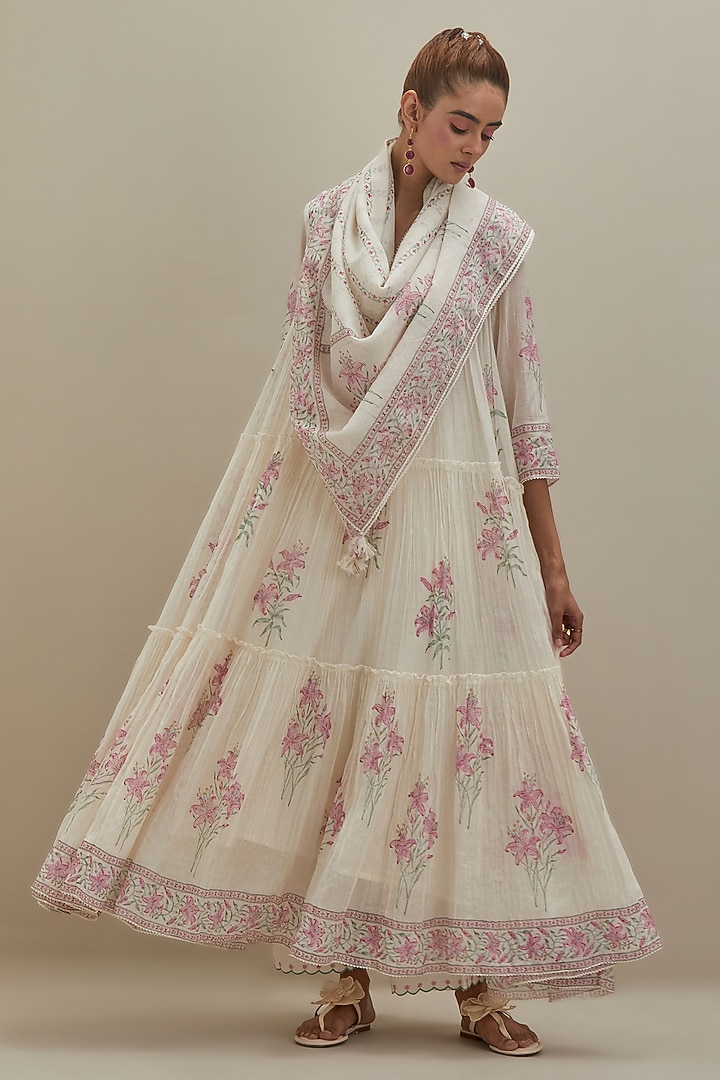 Off-White Cotton Chanderi Floral Hand Block Printed Kurta Set by Kora at Pernia's Pop Up Shop