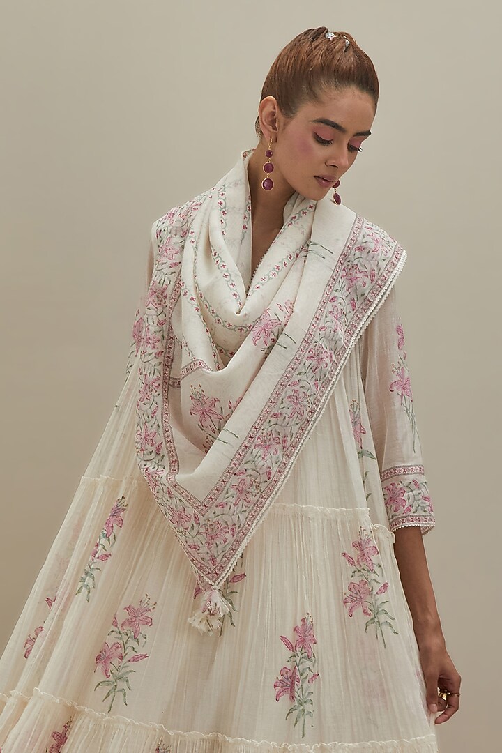 Off-White Cotton Chanderi Floral Hand Block Printed Kurta Set by Kora at Pernia's Pop Up Shop