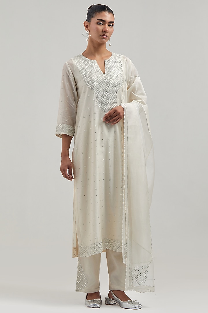 Off-White Silk Chanderi Mirror Embroidered Kurta Set by Kora at Pernia's Pop Up Shop