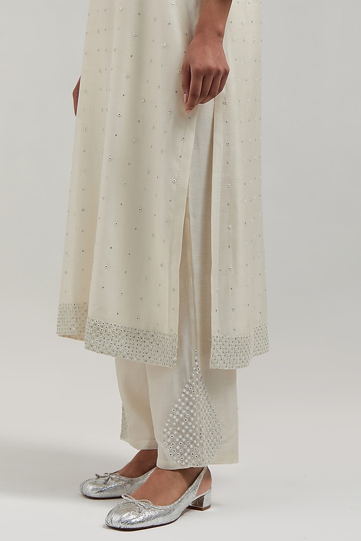 Off-White Silk Chanderi Mirror Embroidered Kurta Set by Kora at Pernia's Pop Up Shop