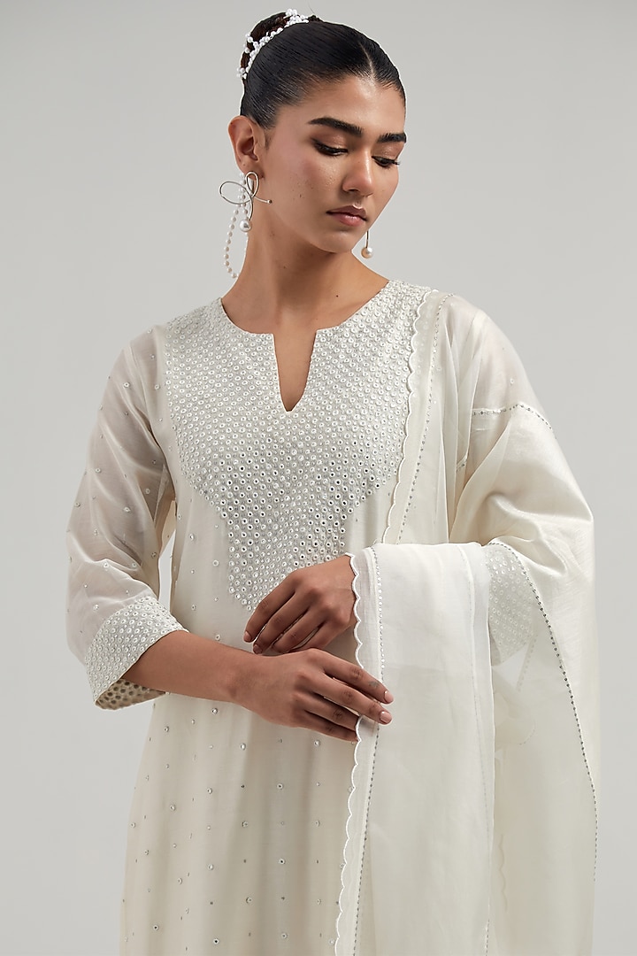 Off-White Silk Chanderi Mirror Embroidered Kurta Set by Kora at Pernia's Pop Up Shop