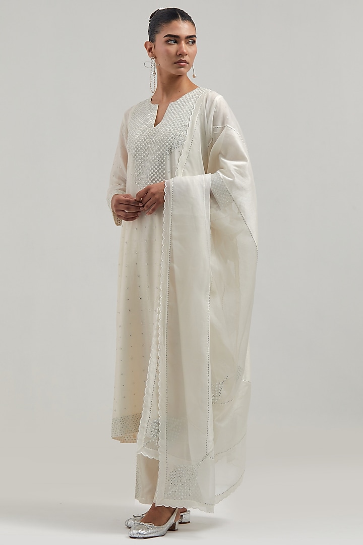 Off-White Silk Chanderi Mirror Embroidered Kurta Set by Kora at Pernia's Pop Up Shop