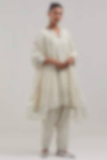 Off-White Silk Chanderi Mirror Embroidered Short Kalidar Kurta Set by Kora at Pernia's Pop Up Shop