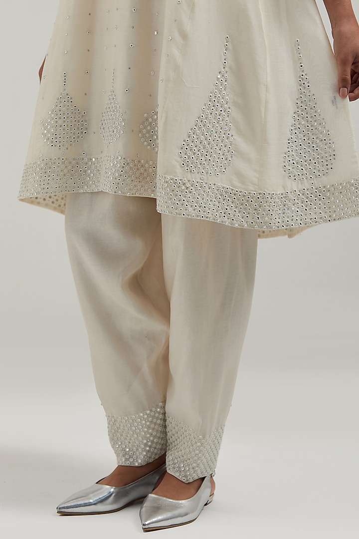 Off-White Silk Chanderi Mirror Embroidered Short Kalidar Kurta Set by Kora at Pernia's Pop Up Shop