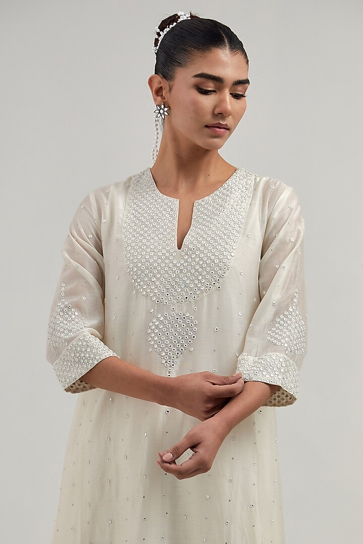 Off-White Silk Chanderi Mirror Embroidered Asymmetric Kurta Set by Kora at Pernia's Pop Up Shop