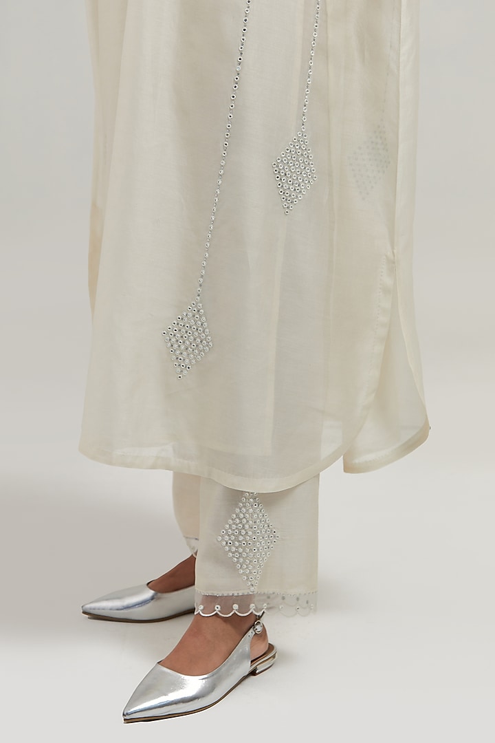 Off-White Silk Chanderi Mirror Embroidered Kaftan Set by Kora at Pernia's Pop Up Shop