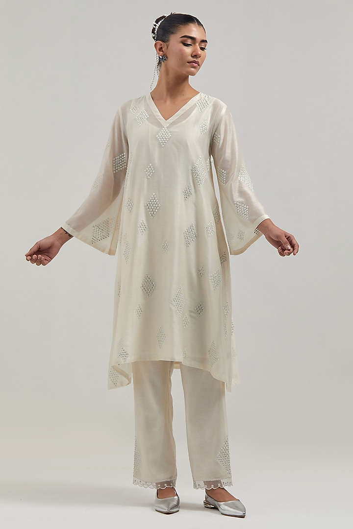 Off-White Silk Chanderi Mirror Embroidered Short Kurta Set by Kora at Pernia's Pop Up Shop