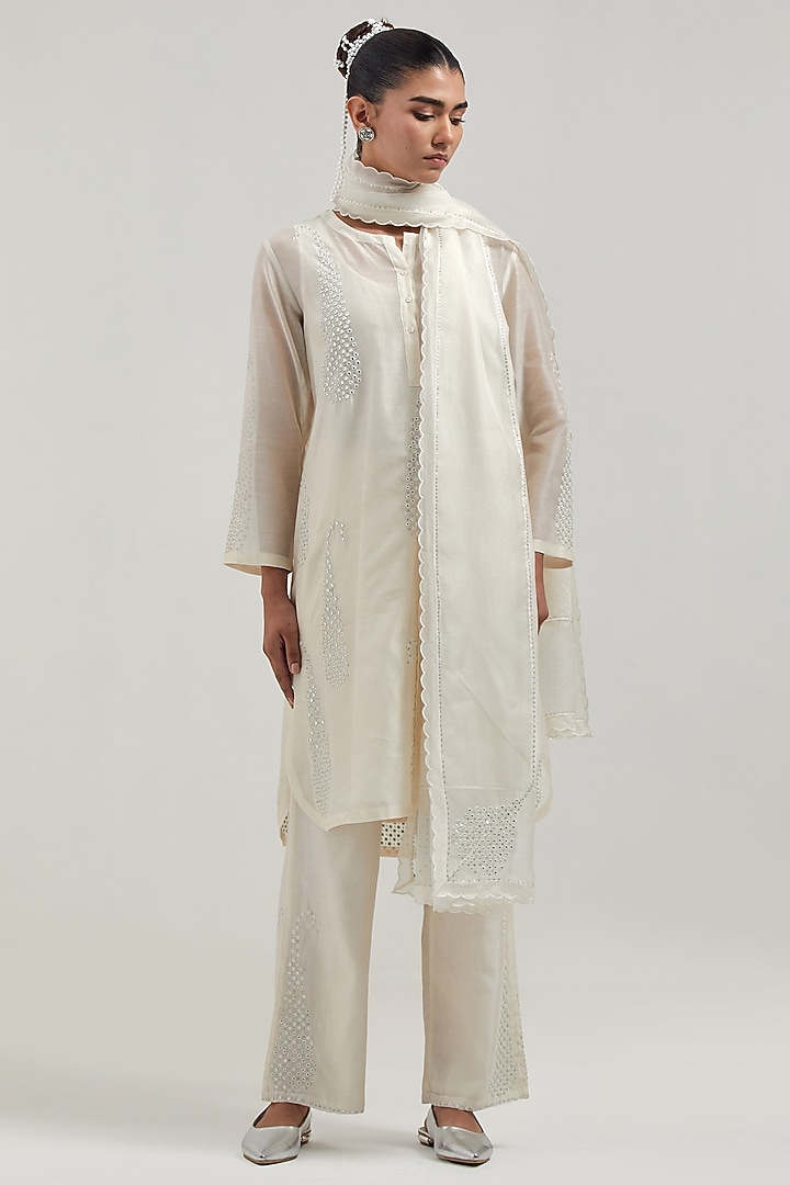 Off-White Silk Chanderi Mirror Embroidered Short Kurta Set by Kora at Pernia's Pop Up Shop