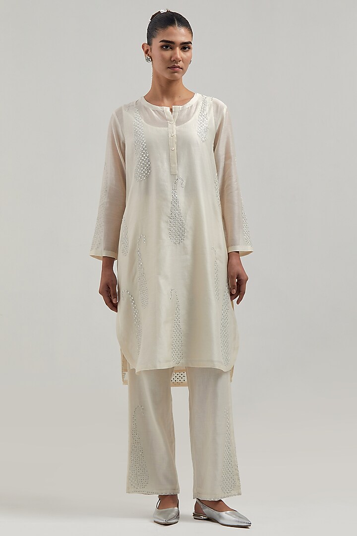 Off-White Silk Chanderi Mirror Embroidered Short Kurta Set by Kora at Pernia's Pop Up Shop