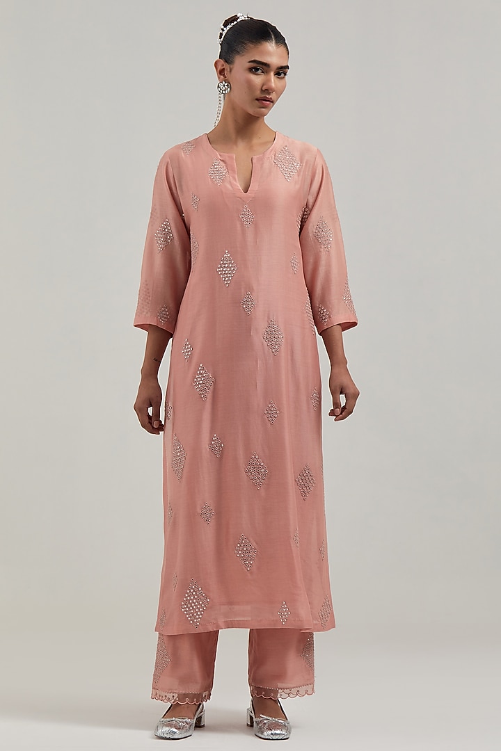 Peach Silk Chanderi Mirror Embroidered Straight Kurta Set by Kora at Pernia's Pop Up Shop