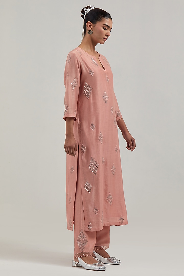 Peach Silk Chanderi Mirror Embroidered Straight Kurta Set by Kora at Pernia's Pop Up Shop