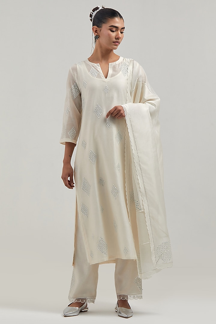 Off-White Silk Chanderi Mirror Embroidered Straight Kurta Set by Kora at Pernia's Pop Up Shop