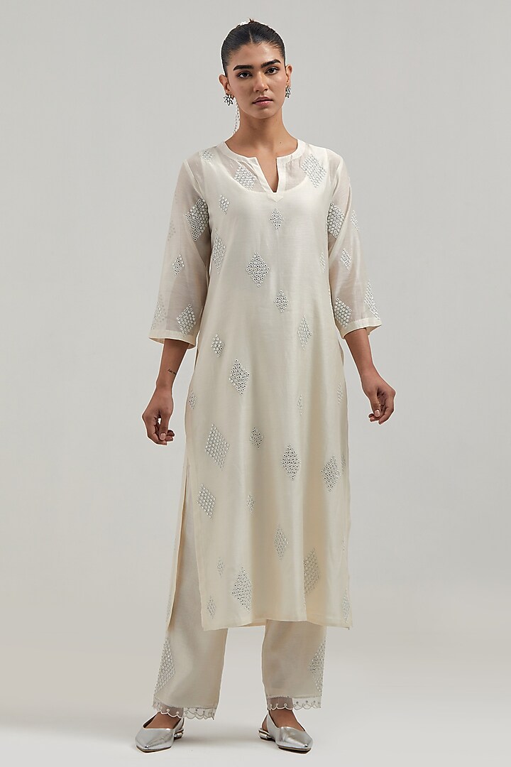 Off-White Silk Chanderi Mirror Embroidered Straight Kurta Set by Kora at Pernia's Pop Up Shop