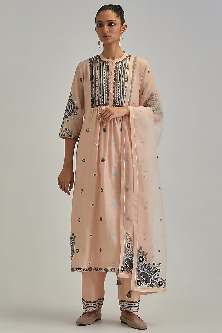 Pink Silk Chanderi Applique Embroidered Kurta Set by Kora at Pernia's Pop Up Shop